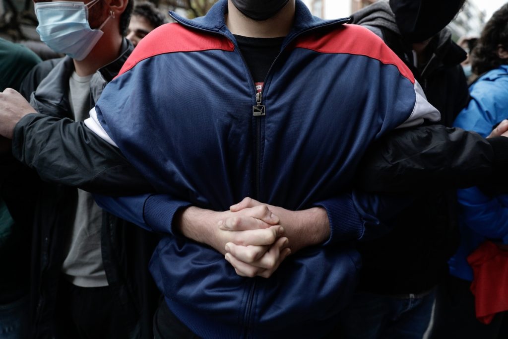 Members of extra-parliamentary left parties and student associations marching to mark the anniversary of the 47th Anniversary of the students Polytechnic uprising against the military junta, Thessaloniki, Greece on November 17, 2020. The government, citing the need to limit the spread of the coronavirus, has banned gatherings of more than three people across the country, in order to prevent the annual marches marking the anniversary of the Polytechnic uprising against the military junta in 1973. / Κόμματα τις εξωκοινοβουλευτικής αριστεράς και φοιτητικοί σύλλογοι πραγματοποιούν πορεία εορτασμού της 47ης Επετείου της εξέγερσης του Πολυτεχνείου, Θεσσαλονίκη, 17 Νοεμβρίου, 2020. Η κυβέρνηση, επικαλούμενη την ανάγκη περιορισμού της εξάπλωσης του κορονωϊού, απαγόρευσε τις συναθροίσεις ανω των τριών ατόμων σε όλη την επικράτεια, με σκοπό να μην πραγματοποιηθεί η καθιερωμένη πορεία εορτασμού της εξέγερσης του Πολυτεχνείου ενάντια στην στρατιωτική χούντα το 1973.