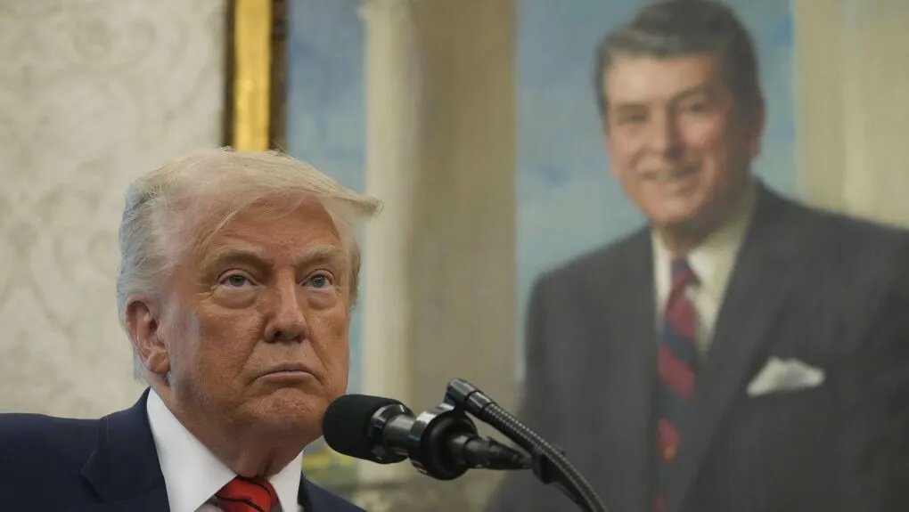 17 - trump reigan - 1020